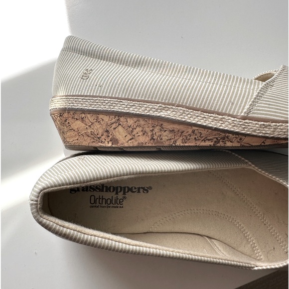 Grasshopper Ortholite cork wedge peak toe shoe. - Picture 3 of 3